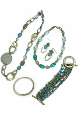 蓝色玻璃搭配锤纹纹理链式项链、手链和耳环